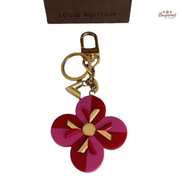 Authentic LOUIS VUITTON Pink/Red Resin Flower & V Key Holder & Bag Charm M67386 - Picture 2 of 11